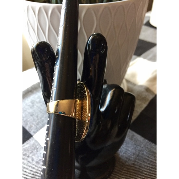 Large Oval "Lapis Lazuli" Cocktail Ring - Picture 3 of 3